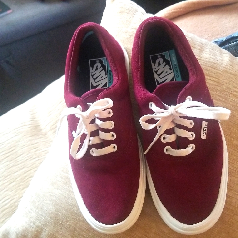 Van's comfy cush unisex wine suede tie sneaker